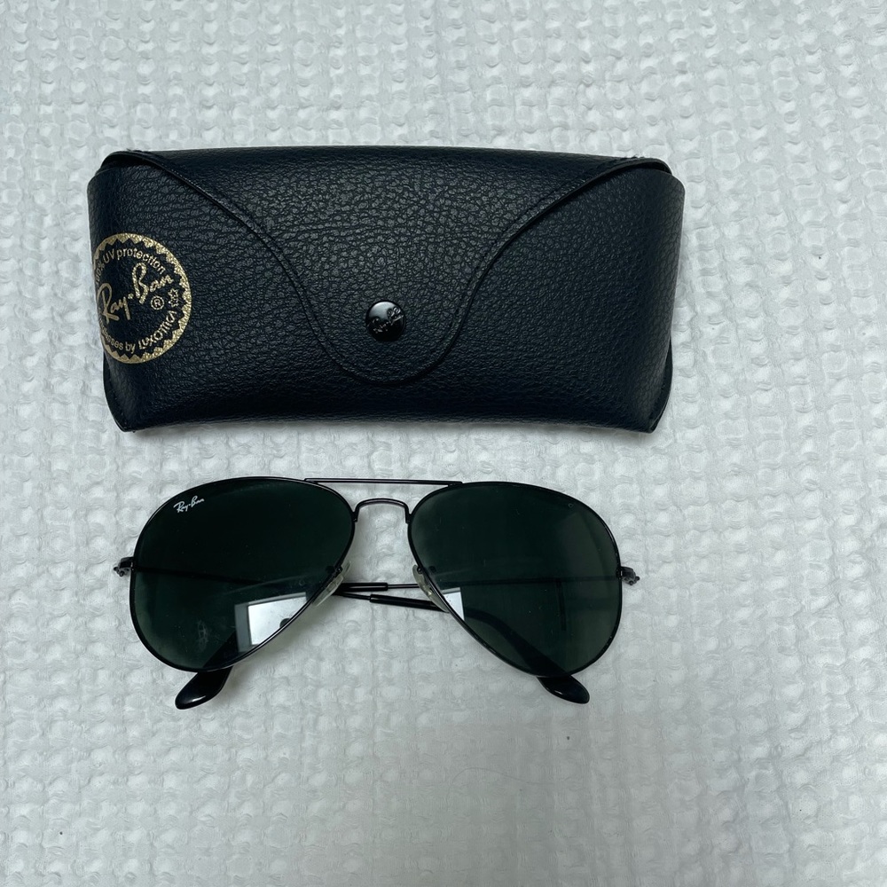 BLACK RAY BAN AVIATORS